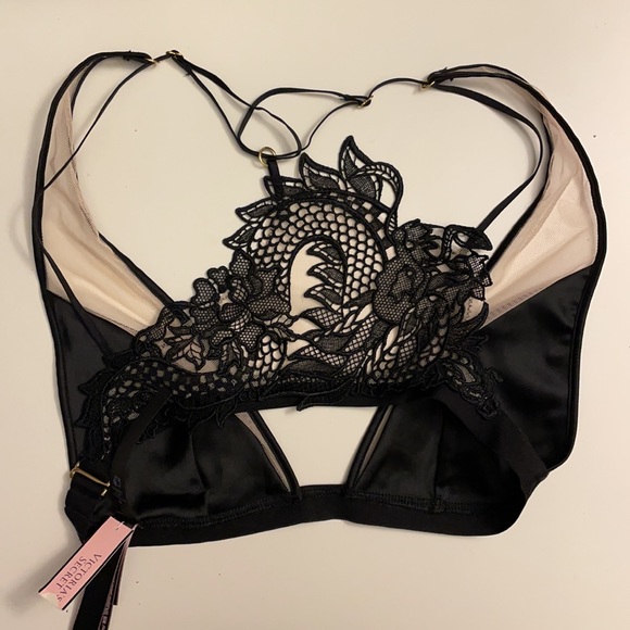 SOLD NWT Victoria’s Secret Dragon Lace Plunge Bralette - Picture 2 of 8